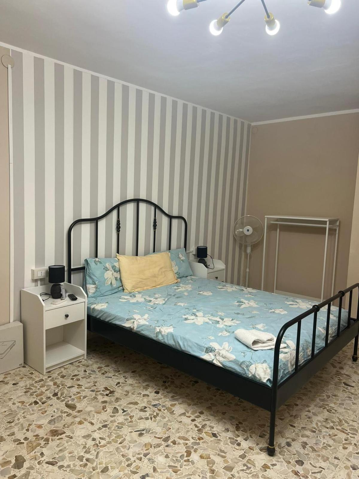 B&B Palazzo Veliero Al Castello Torre Maggiore Exterior foto